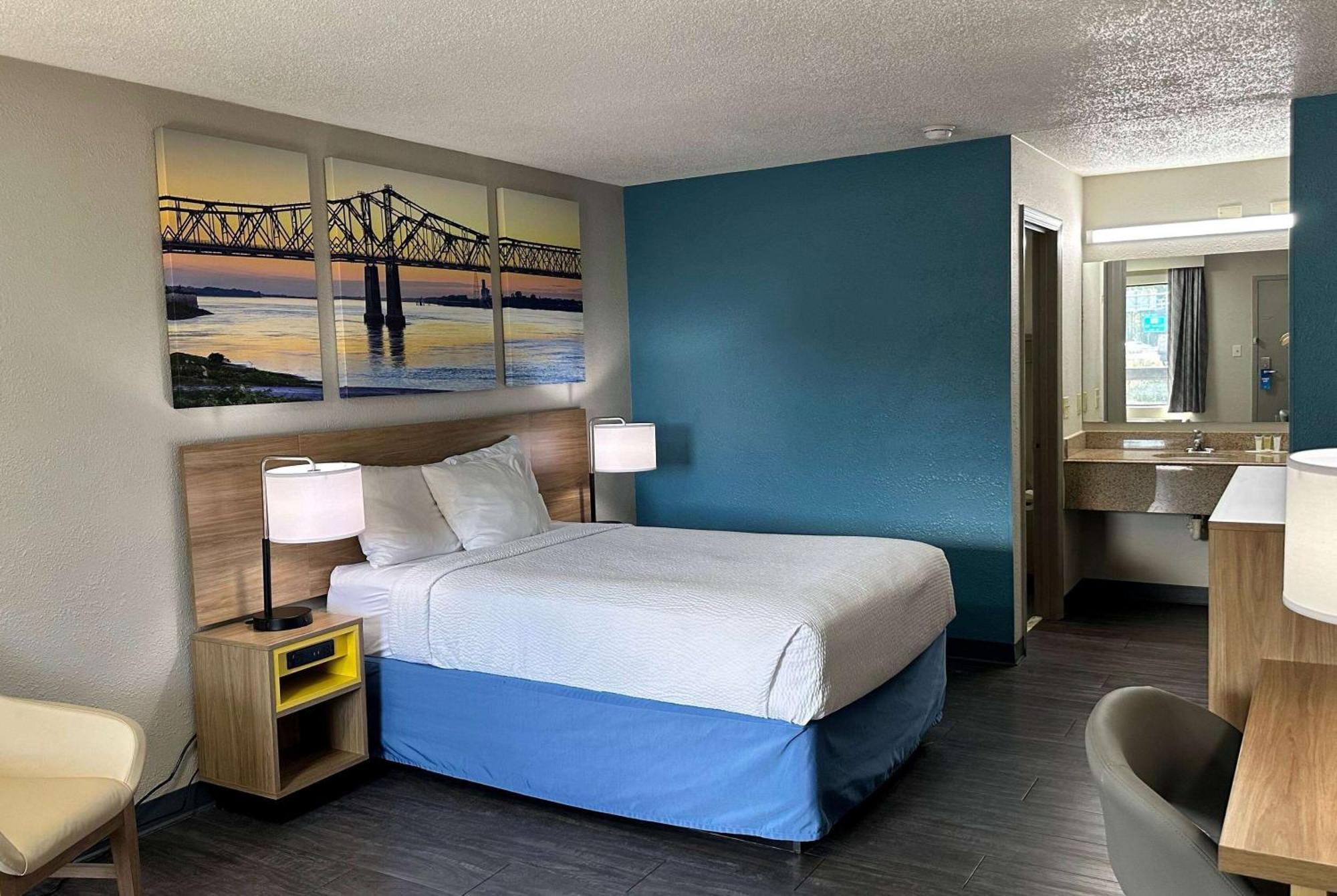 Days Inn By Wyndham Columbia Ne Fort Jackson Exterior photo